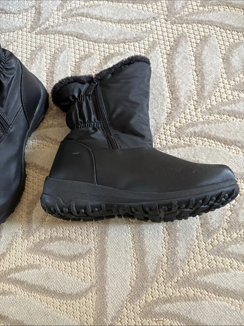 New Women's Totes Insulated Winter Boots - Black